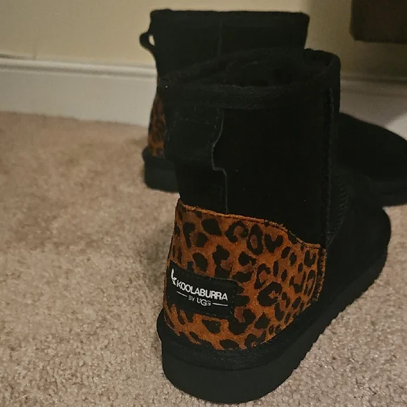 Koolaburra Black Ankle Boots With Leopard Print - Picture 2 of 6